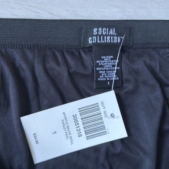 Social Collision Skull Paisley Patchwork Skirt purple mauve Size 1 Hot Topic NWT - Picture 5 of 5